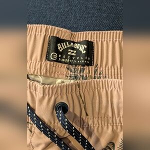 Billabong Beige Palm Print Men's Board Shorts XL